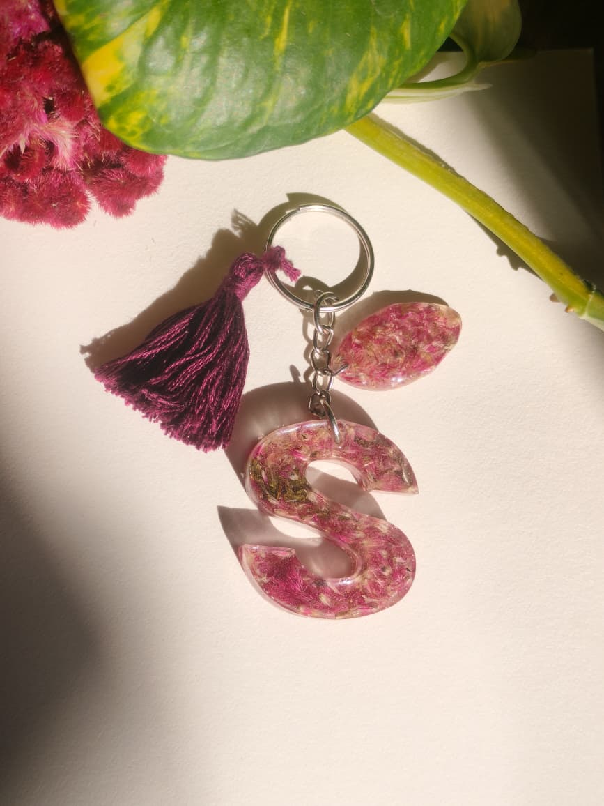 Real Flower Preserved Resin Alphabet Keychain with Tassel